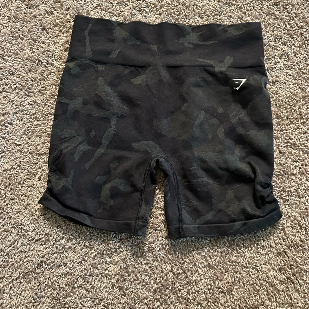Gymshark ADAPT CAMO SEAMLESS SHORTS - Savanna | Black (XL)